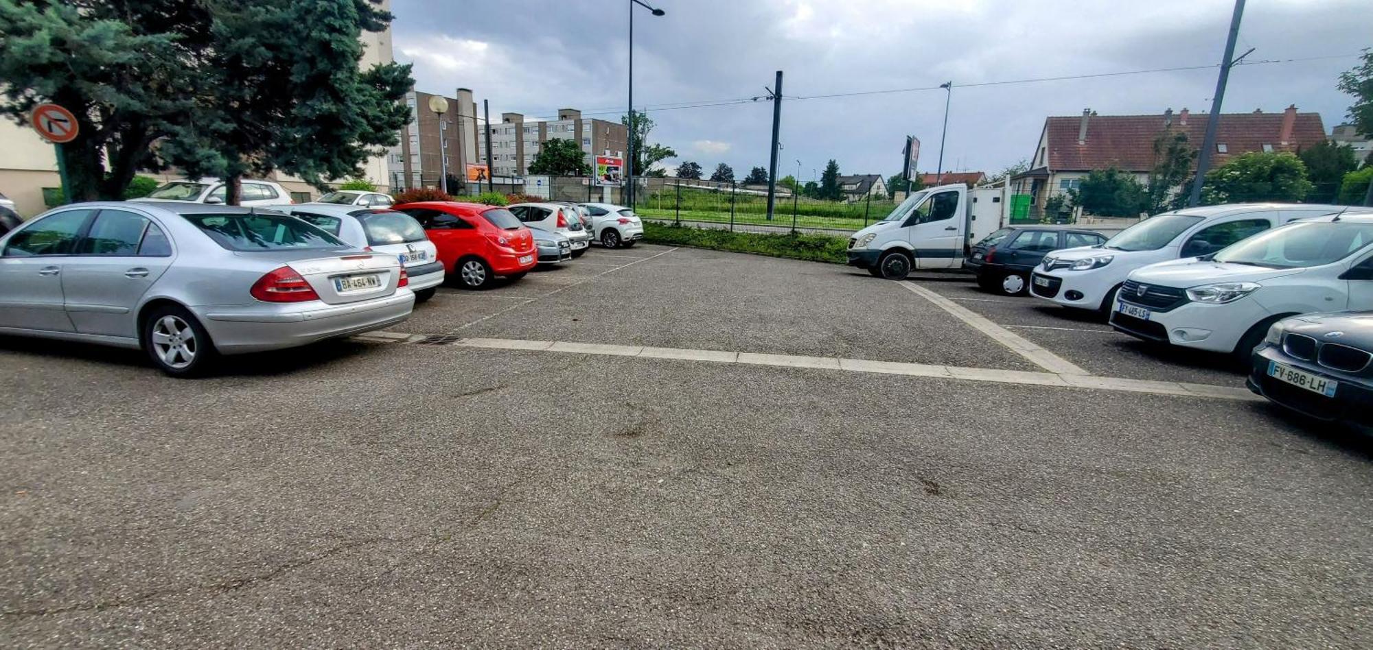 Studio Rdc Calme Avec Parking Ferme Pres Autoroute Et Tram C Mülhausen Exterior foto
